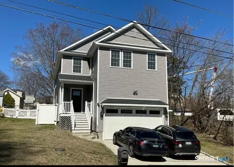 38 Clifton Pl, Bridgeport, CT 06606
