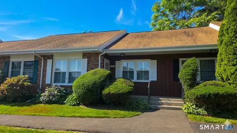 63 Jackson Dr #63, Milford, CT 06460