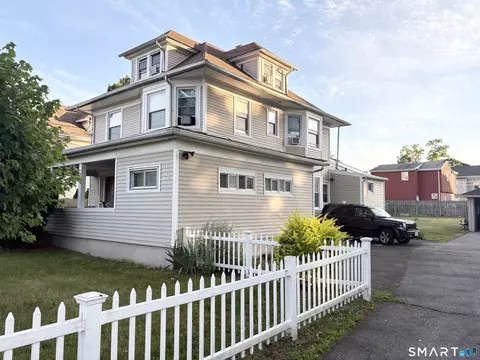 15 Edlie Ave, Norwalk, CT 06855