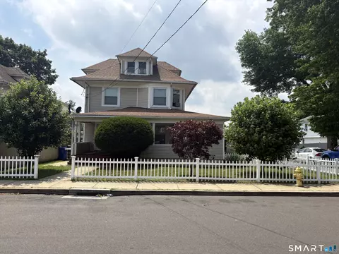 15 Edlie Ave, Norwalk, CT 06855