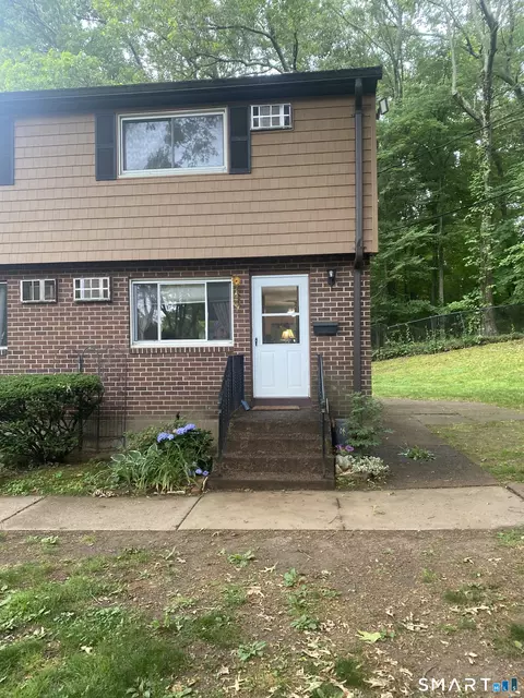 304 Green Rd #A, Manchester, CT 06042
