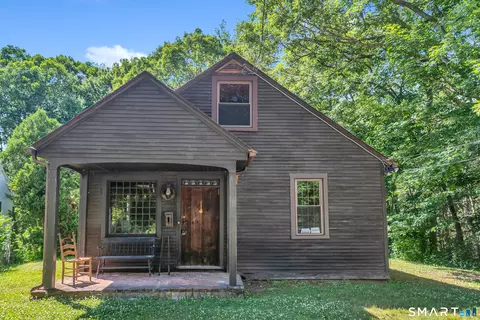 118 Roosevelt Ave, Norwich, CT 06360