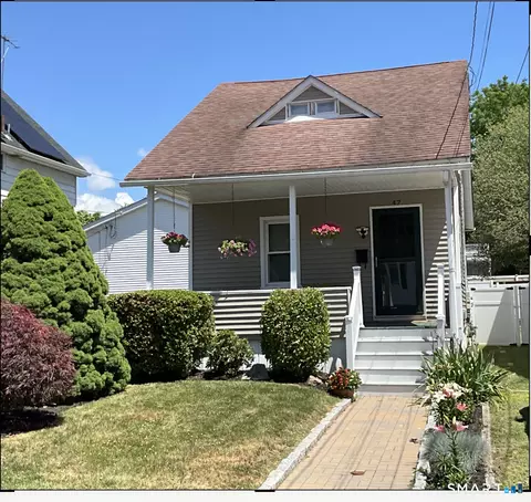 47 Annawon Ave, West Haven, CT 06516