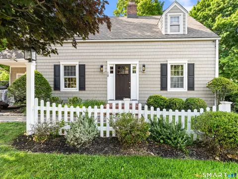 15 Ezra Rd, Danbury, CT 06811