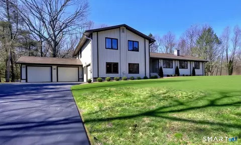 634 Aspen Ln, Orange, CT 06477