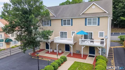 29 Town Hill Ave #7, Danbury, CT 06810