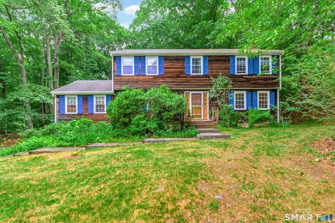 37 Country Ridge Dr, Monroe, CT 06468
