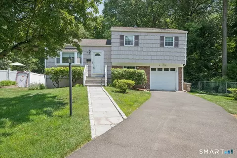 8 Stanwick Cir, Stamford, CT 06905