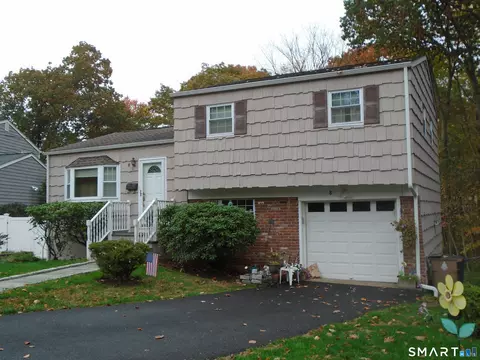 8 Stanwick Cir, Stamford, CT 06905