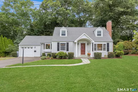 84 University Dr, Fairfield, CT 06824