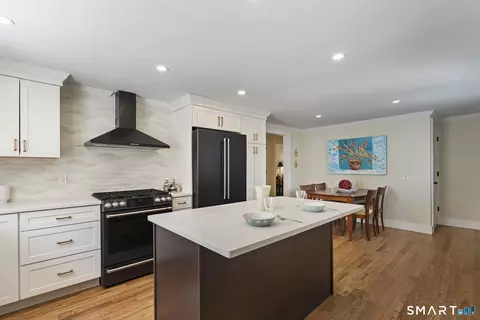 Kitchen - 86 Fenwood Dr, Old Saybrook, CT 06475 photo 4 of 6