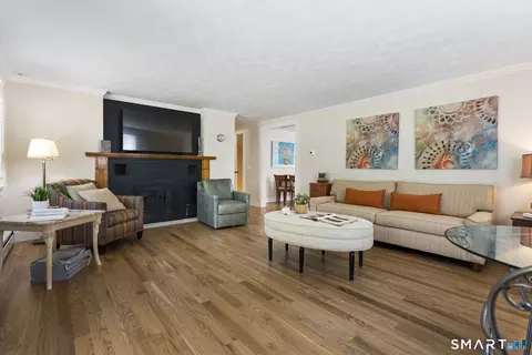 Living - 86 Fenwood Dr, Old Saybrook, CT 06475 photo 2 of 4