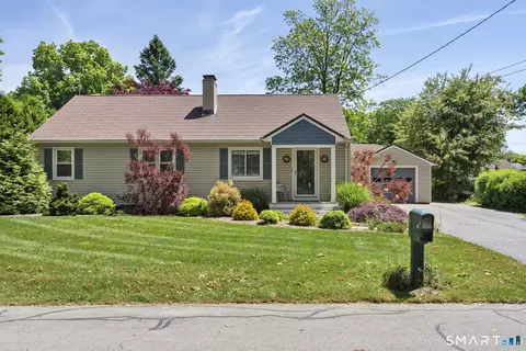86 Fenwood Dr, Old Saybrook, CT 06475