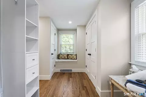 Entry Way - 86 Fenwood Dr, Old Saybrook, CT 06475 photo 2 of 3