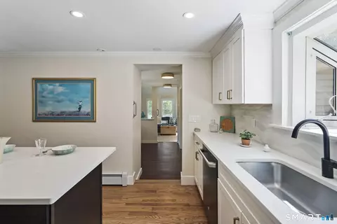 Kitchen - 86 Fenwood Dr, Old Saybrook, CT 06475 photo 5 of 6