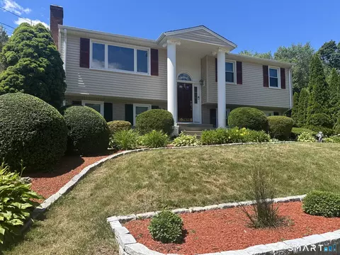 48 Jefferson Cir, Clinton, CT 06413