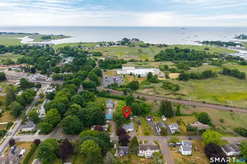 32 Summer St, Guilford, CT 06437