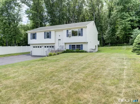 37 Torpey Dr, East Hartford, CT 06108
