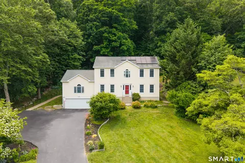 38 Main St, Deep River, CT 06417