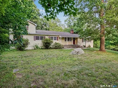 15 Flat Rock Dr, Ridgefield, CT 06877