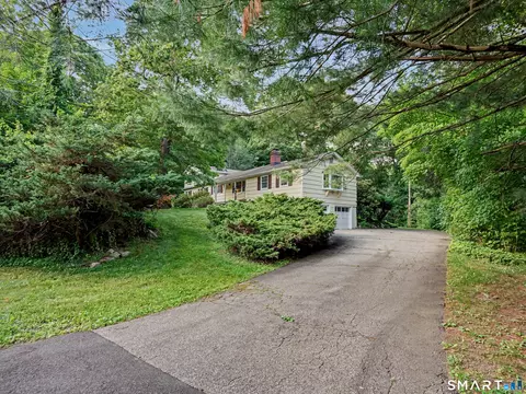 15 Flat Rock Dr, Ridgefield, CT 06877