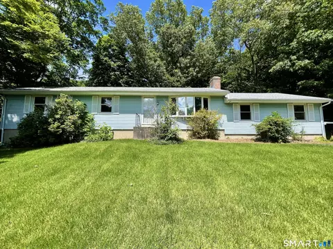 5 Cold Spring Cir, Shelton, CT 06484