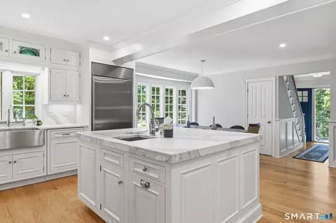 Kitchen - 1308 Durham Rd, Madison, CT 06443 photo 3 of 4