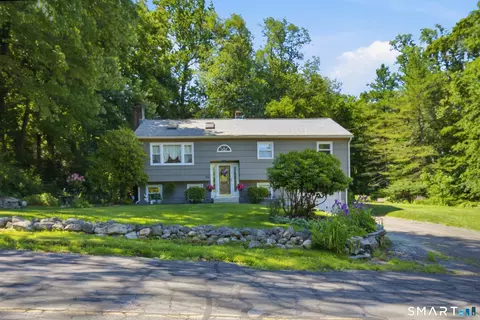 21 Upson Dr, Oxford, CT 06478