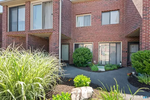 279 Redstone Hill Rd #65, Bristol, CT 06010