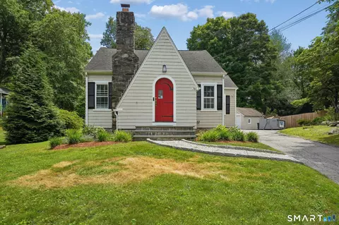 761 Den Rd, Stamford, CT 06903