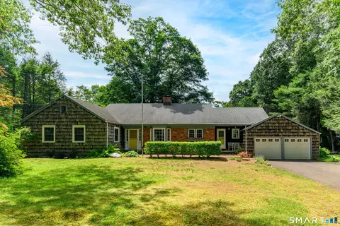 13 Jewel Ln, New Fairfield, CT 06812