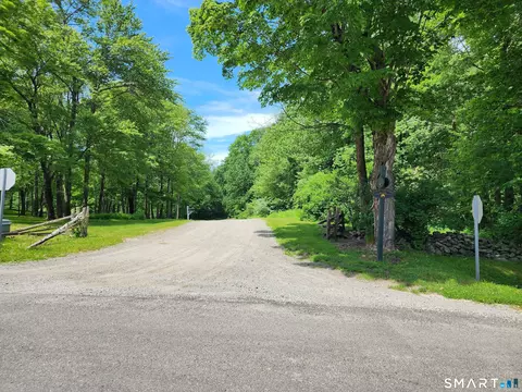 11 Old Paddock Ln, Kent, CT 06757 photo 2