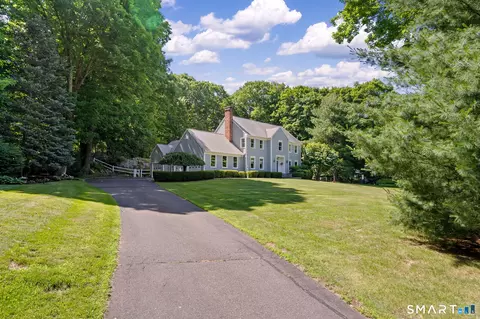 674 Middle Road Tpke, Woodbury, CT 06798