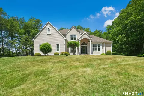 17 Butterfield Rd # -D, Newtown, CT 06470