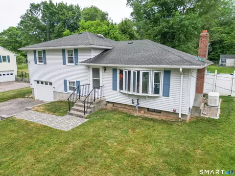27 Old Colony Rd, North Stonington, CT 06359