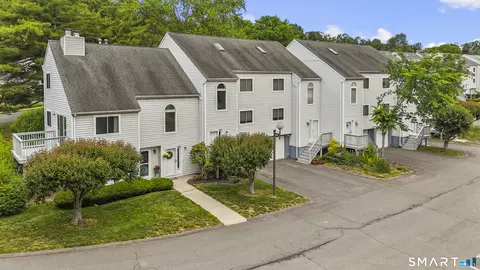 9 Clubhouse Dr #9, Cromwell, CT 06416