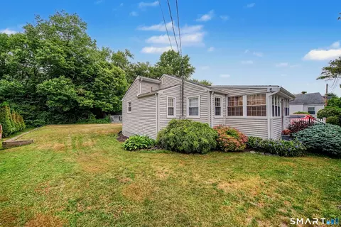 Exterior - 9 2nd Ave, Westbrook, CT 06498 photo 2 of 6