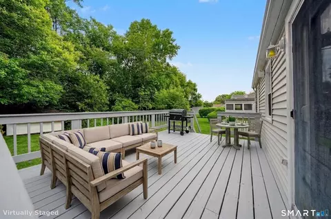 Exterior - 9 2nd Ave, Westbrook, CT 06498 photo 5 of 6