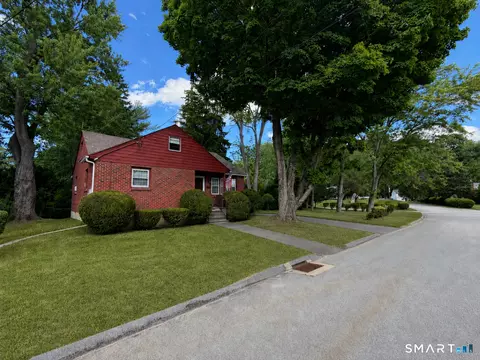 25 W Chapel St, Torrington, CT 06790