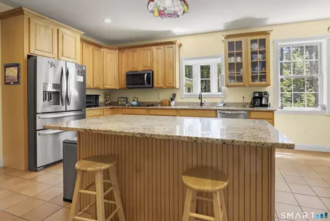 Kitchen - 175 Cranberry Bog Rd, Killingly, CT 06239 photo 2 of 3