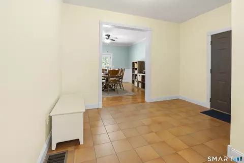 Entry Way - 175 Cranberry Bog Rd, Killingly, CT 06239 photo 3 of 5