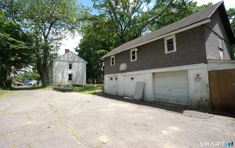 Exterior - 245 Deerfield Rd, Windsor, CT 06095 photo 8 of 10
