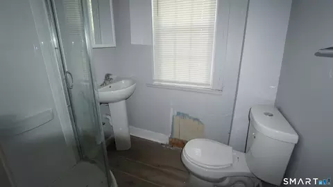 Bath - 245 Deerfield Rd, Windsor, CT 06095 photo 2 of 2