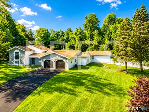 30 Rolling Hills Dr, Meriden, CT 06451