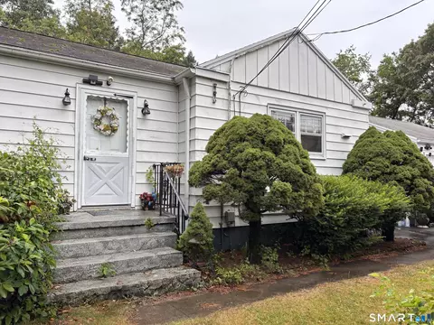 51 Overlook St, West Haven, CT 06516