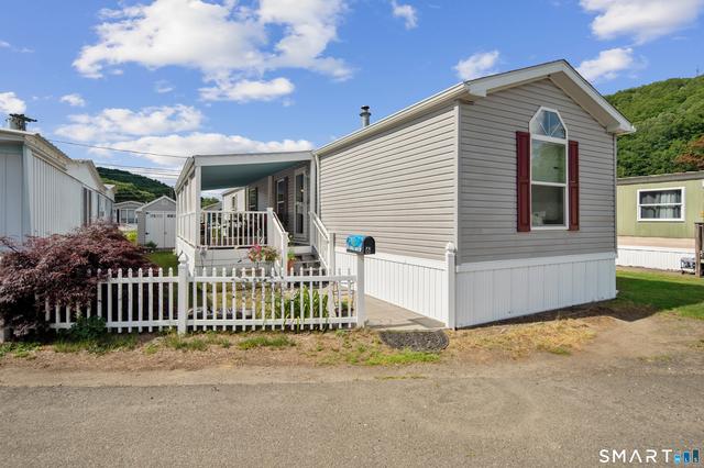 6 Susan St, Beacon Falls, CT 06403