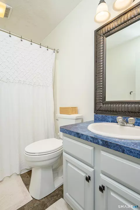 Bath - 39 Jefferson Dr, Killingly, CT 06239 photo 3 of 3