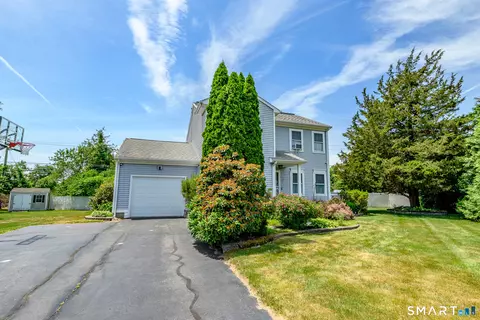 Exterior - 39 Jefferson Dr, Killingly, CT 06239 photo 4 of 7