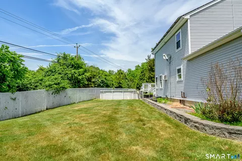 Exterior - 39 Jefferson Dr, Killingly, CT 06239 photo 2 of 7