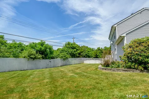 Exterior - 39 Jefferson Dr, Killingly, CT 06239 photo 3 of 7